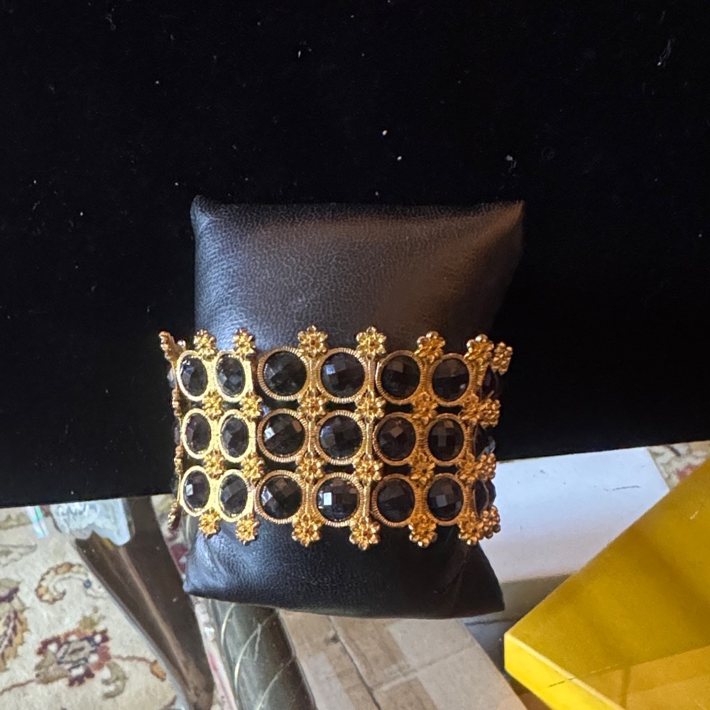 Gold tone Bracelet with Black flex Onyx Accents